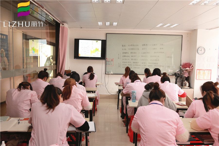 广西美容培训_南宁正规美容学校_美容学理论有用吗